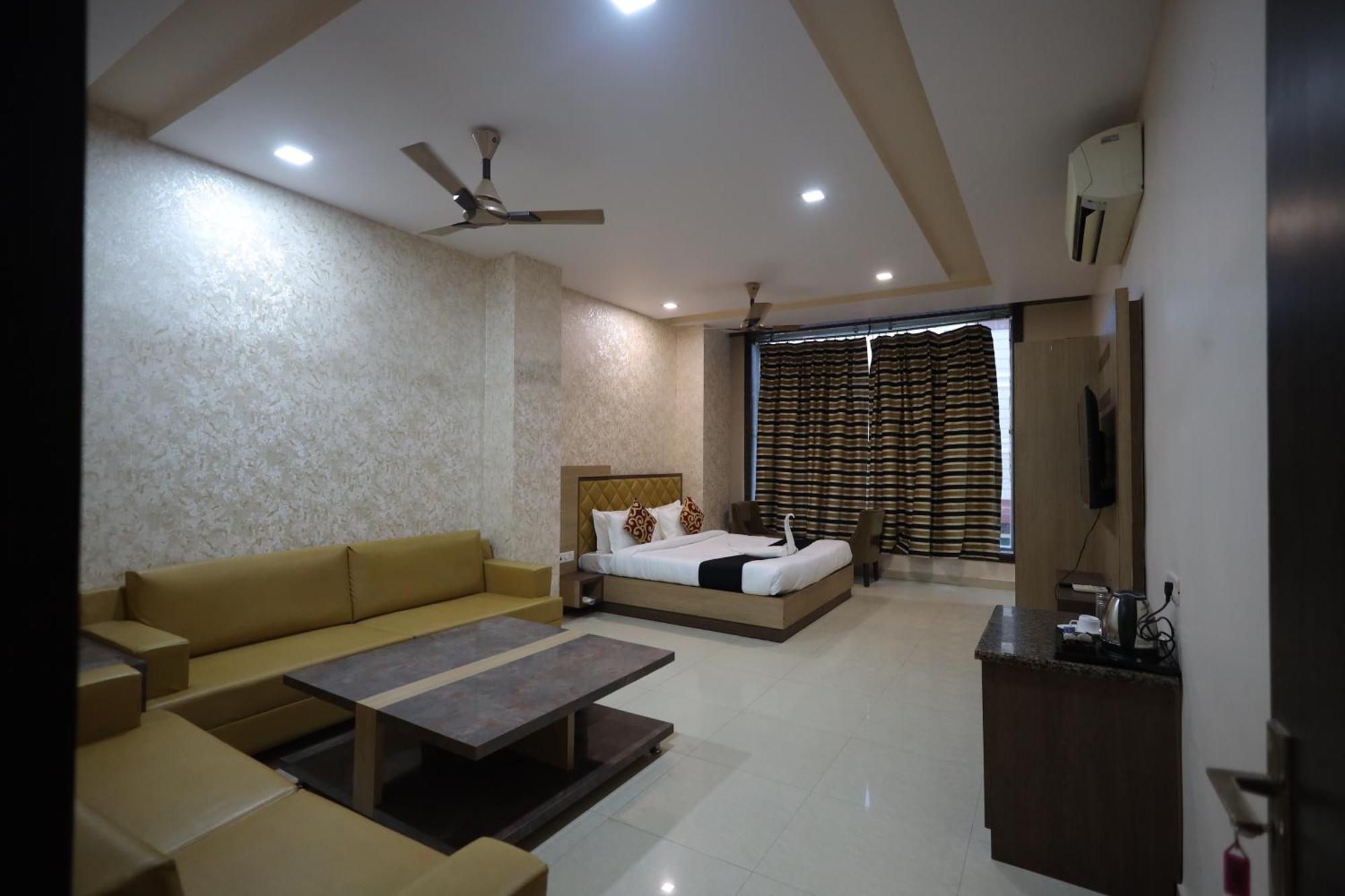 קאנפור Hotel Bhagyaraj Palace A Luxury Hotel Keshavpuram מראה חיצוני תמונה